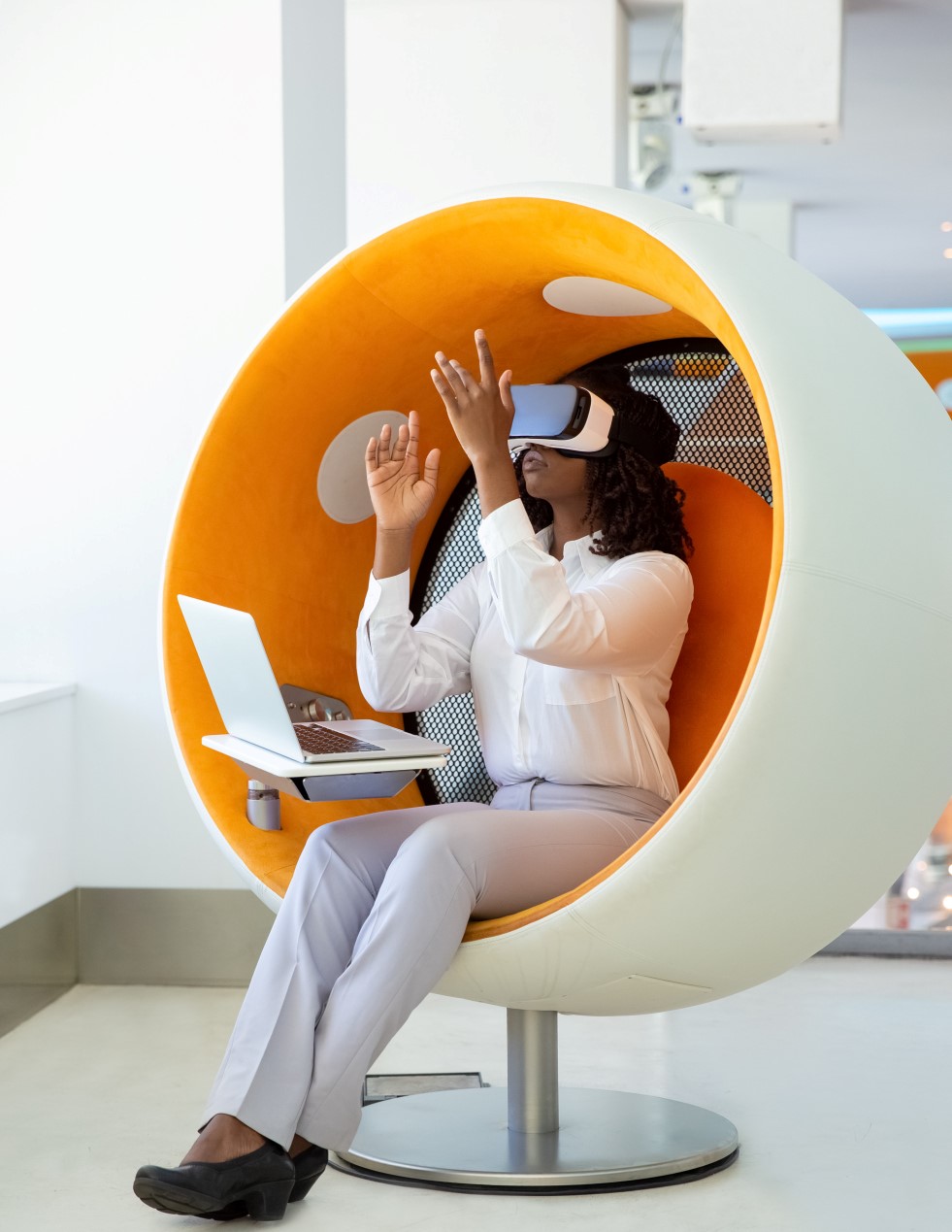 focused-woman-testing-vr-headset